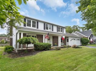 27 Black Spruce Ct, Rochester, NY 14616