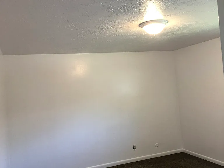228 N 600 E — Photo 2