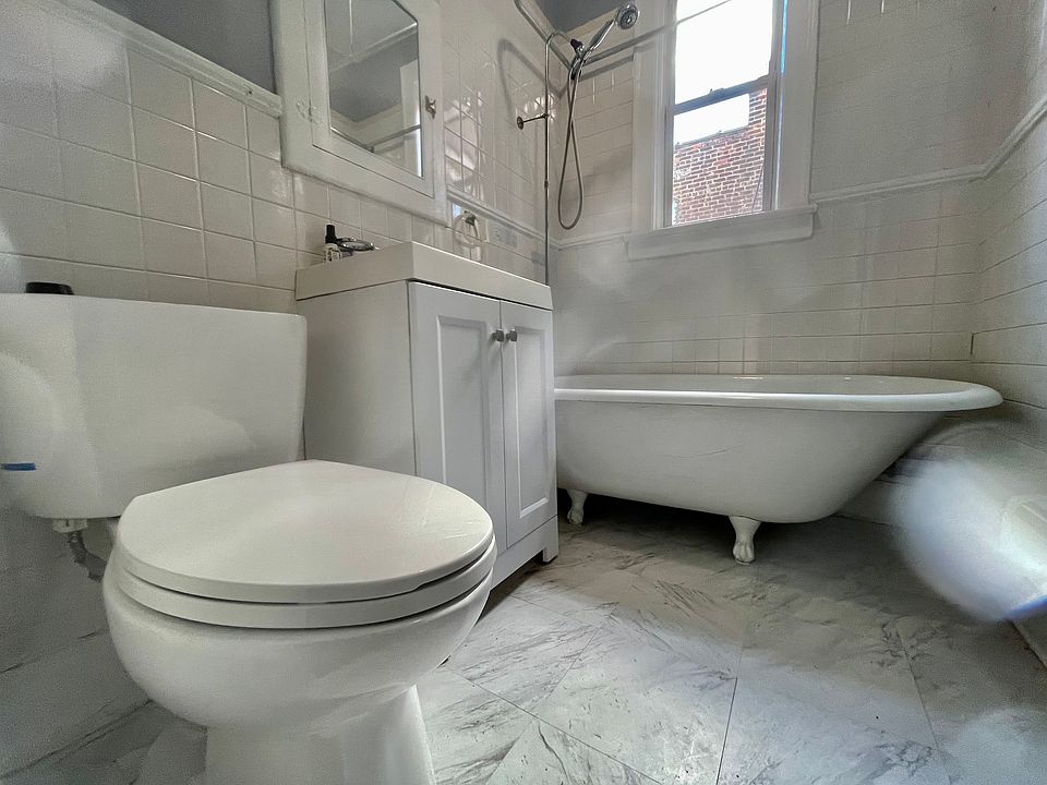 2nd image of 614 21st St #41E