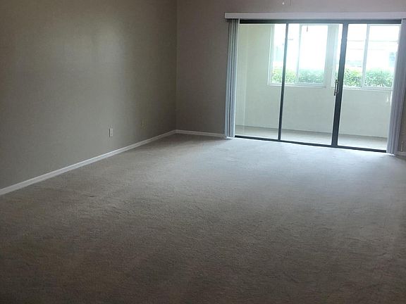 4th image of 536 Summerset Ct
