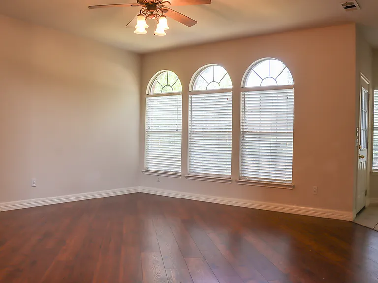 4021 Aladdin Dr — Photo 5