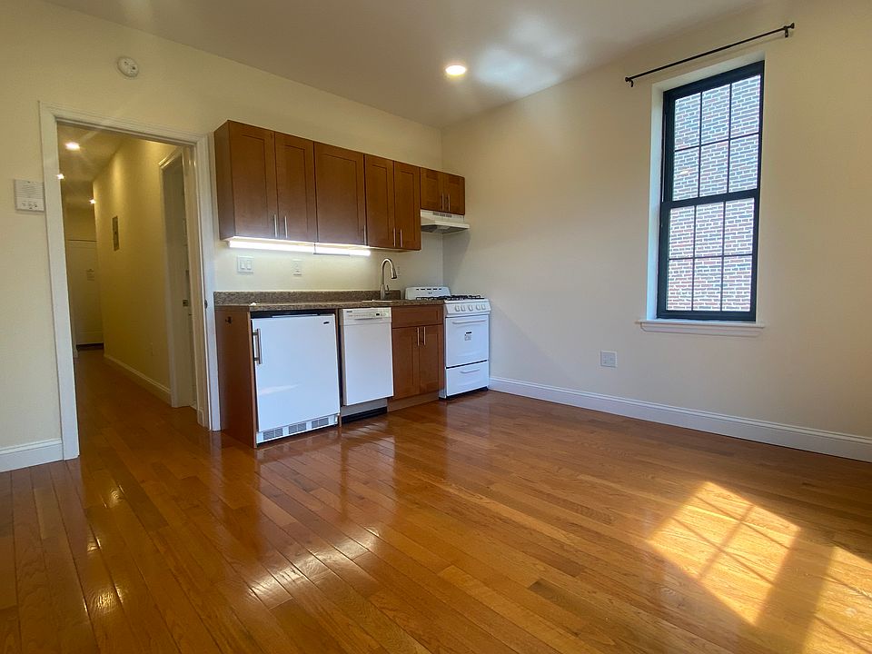 1st image of 35 Orange St #4K