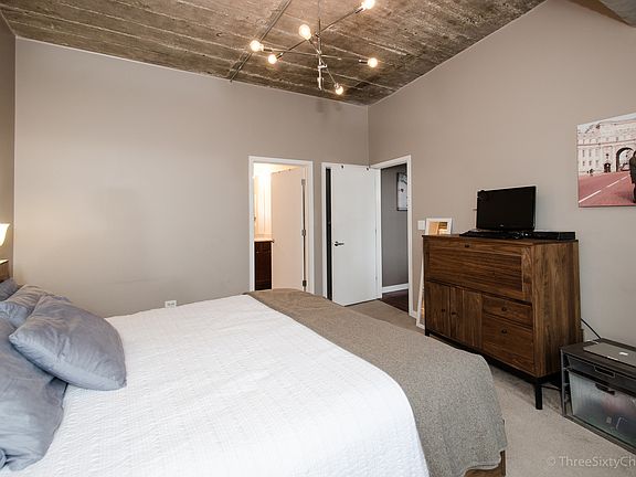 4th image of 1111 W 14th Pl Unit 224
