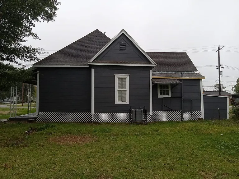 690 Avenue E — Photo 5