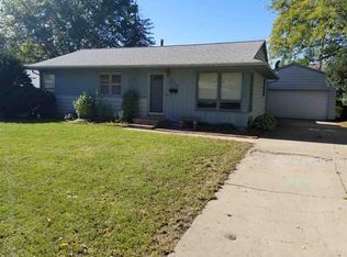 3225 Carlton Dr, Cedar Falls, IA 50613