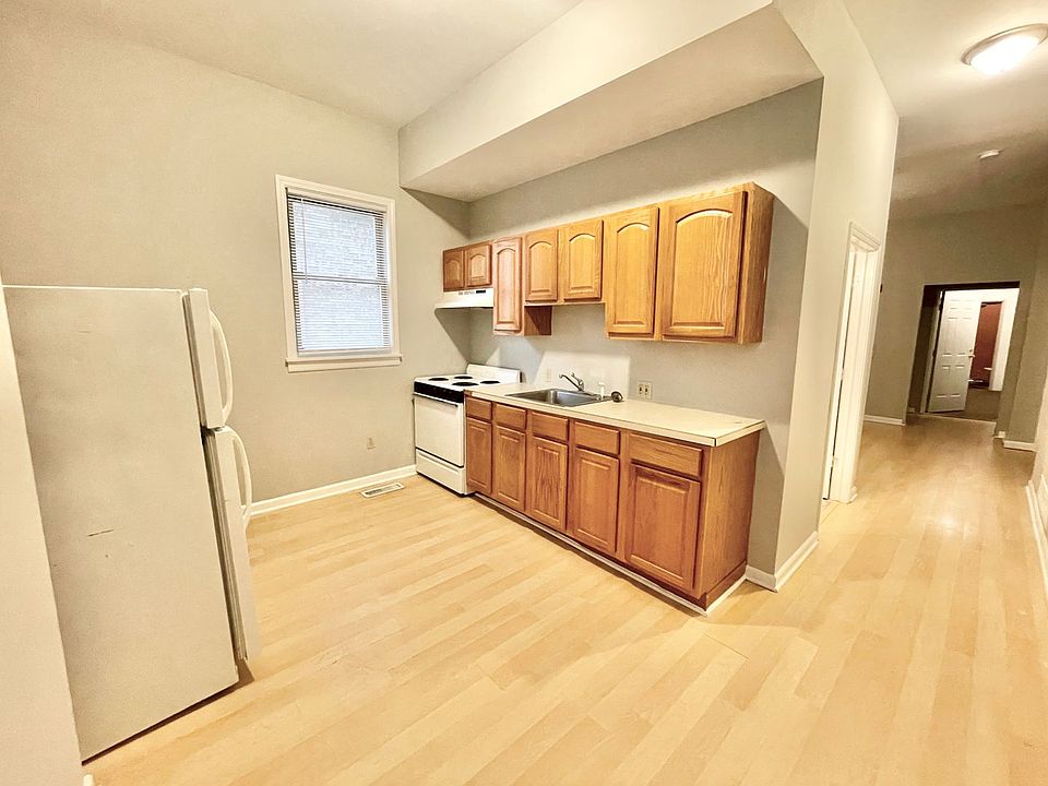 1st image of 1718-34 E Lafayette Pl #1728-2