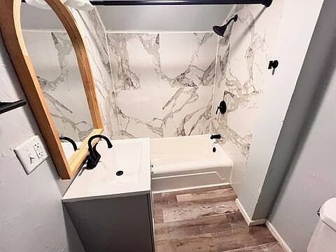 5th image of 204 Island St #2