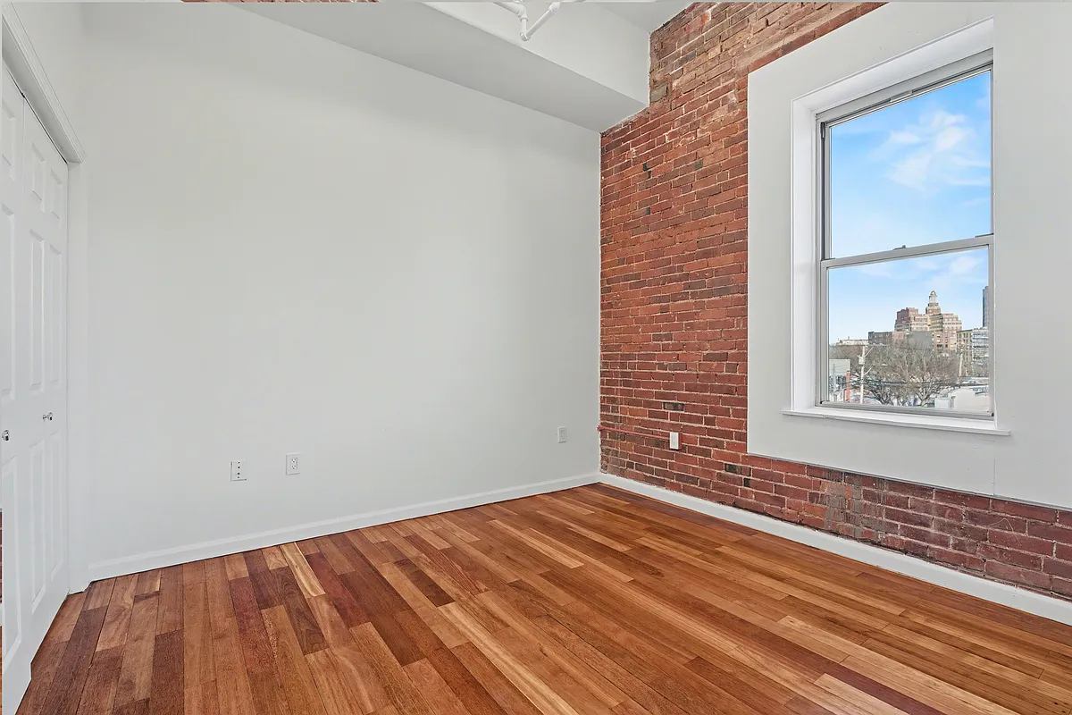 Building Photo - 850 Grand Ave #204