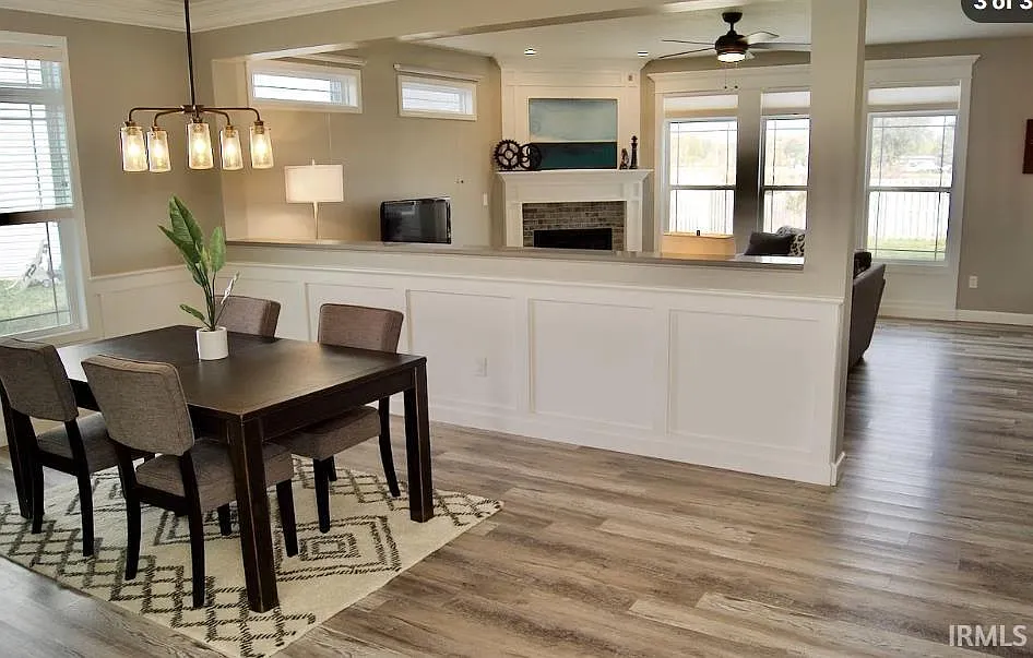 4 bed, 4.0 bath, 2472 sqft, $2,300 — Photo 2
