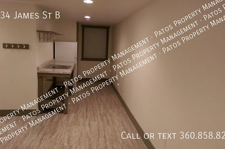 1734 James St #B — Photo 2
