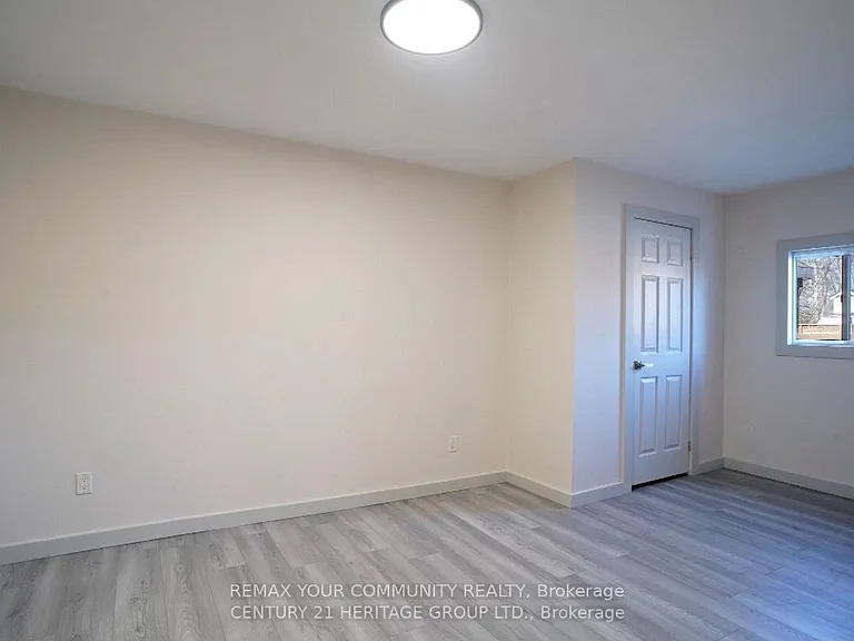 236 Simcoe Ave — Photo 35