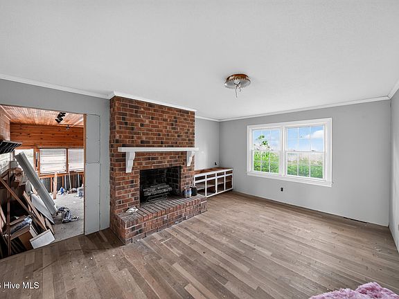 5th image of 1201 Woodberry Road