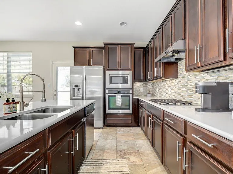 1332 Central Park Ct — Photo 11