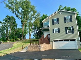 13 Sand St, Garnerville, NY
