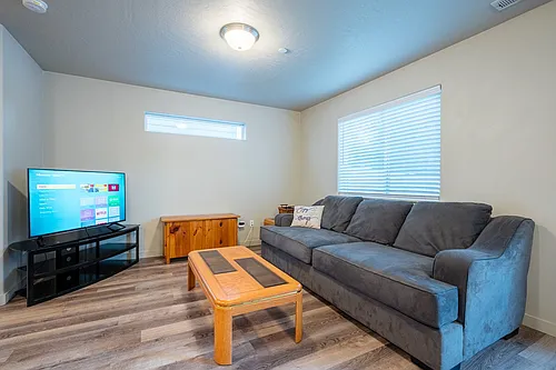 5 S Kellogg St #ID1324037P Photo 1