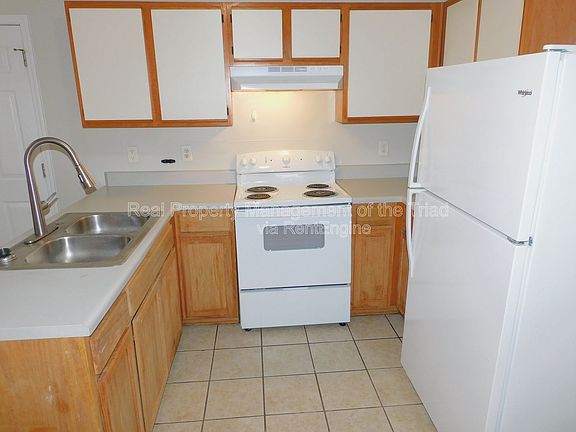 3rd image of 3211 N Ohenry Blvd
