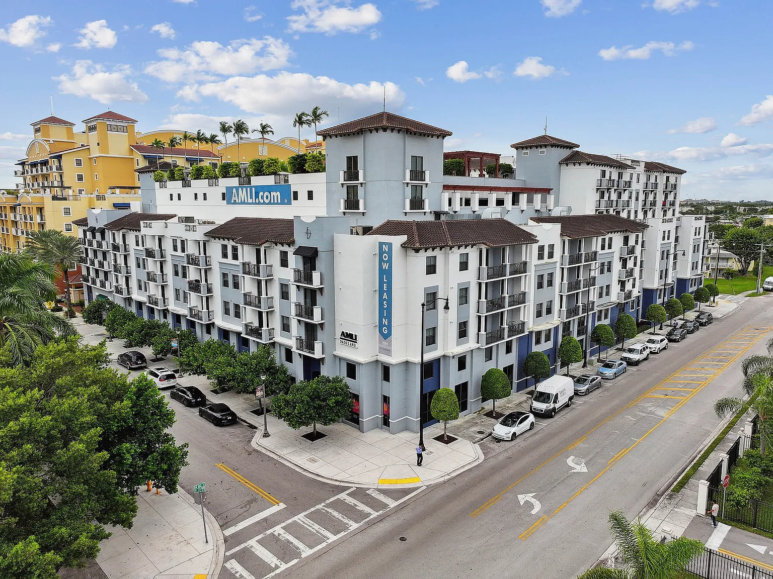 AMLI Dadeland — Photo 1