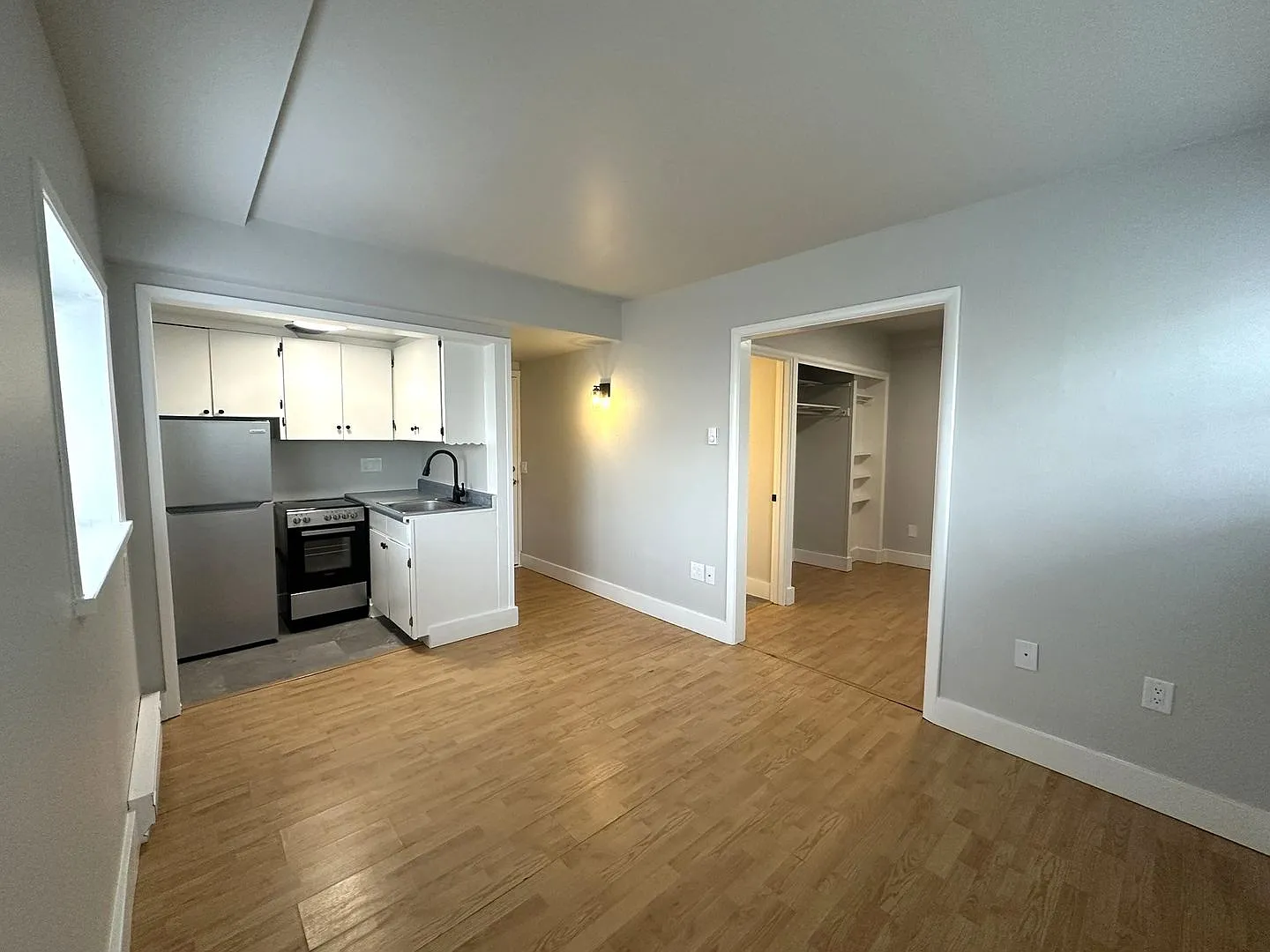 Belmont - 13 Unit — Photo 1