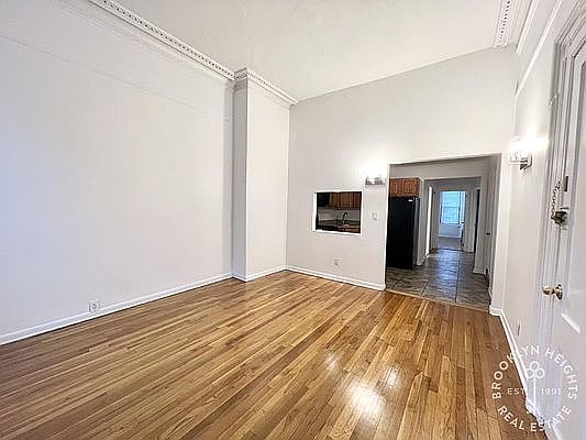 4th image of 300 Hicks St APT 1