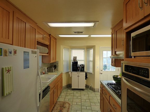 5th image of 4951 Birchland Pl