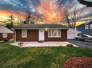 8 Ludlow Dr, Poughkeepsie, NY