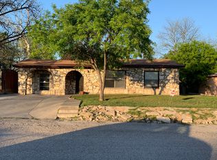 203 Jodobo Dr, Del Rio, TX 78840
