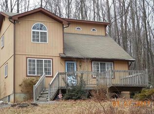 8550 Twin Lake Dr, Kunkletown, PA 18058