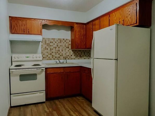 438 Independence Ave N #6