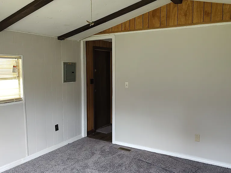6377 Beloit Ave — Photo 11