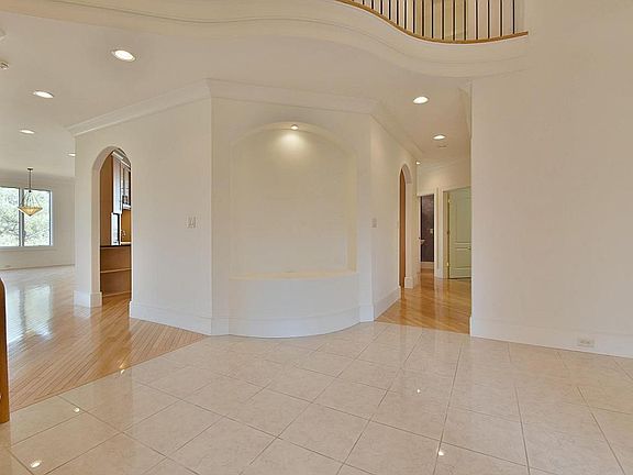 3rd image of 9201 Double Eagle Ln