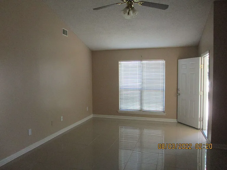 120B Augusta Ct — Photo 1