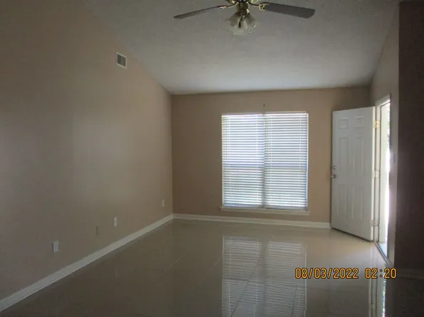 120B Augusta Ct, Leesburg, GA 31763