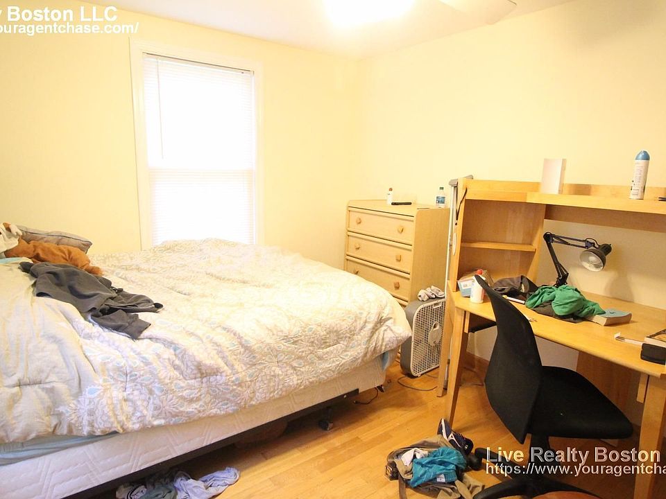 2nd image of 29 Sutherland Rd #14