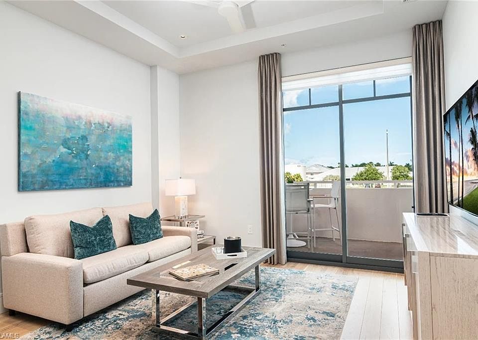 1st image of 101 8th St S #206