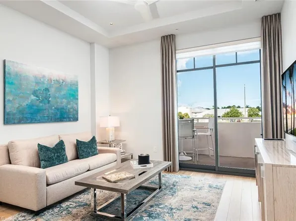 101 8th St S #206, Naples, FL 34102