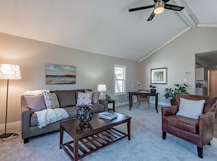 408 Hazelwood St, Saint Paul, MN 55106