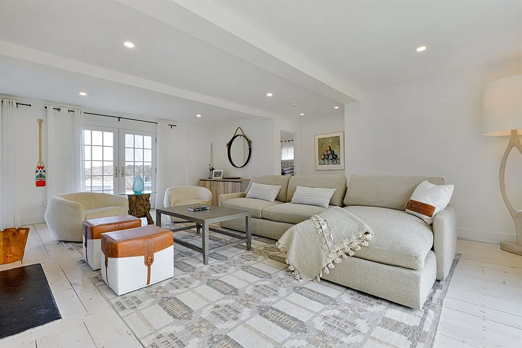 4 bed, 3.5 bath, 2368 sqft, $25,000 — Photo 4