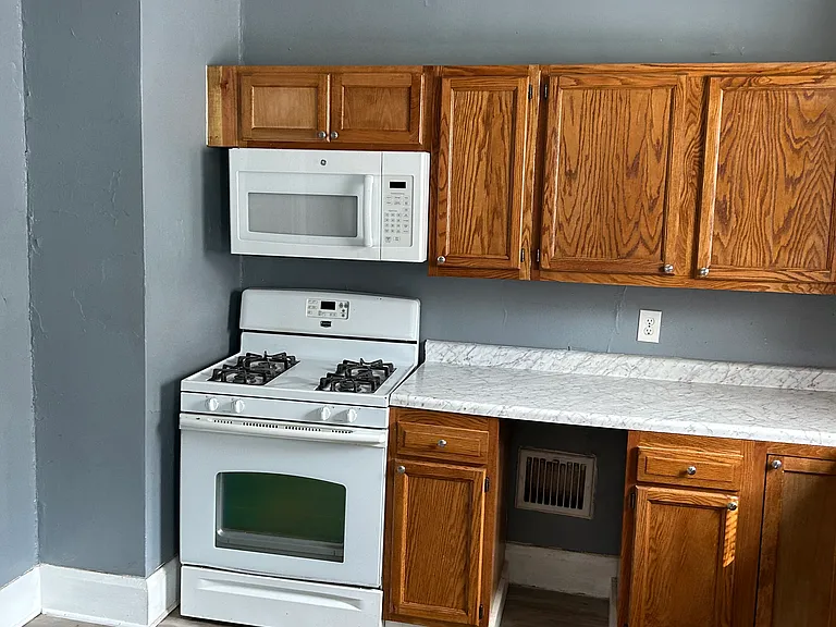 414 Crittenden Ave — Photo 8