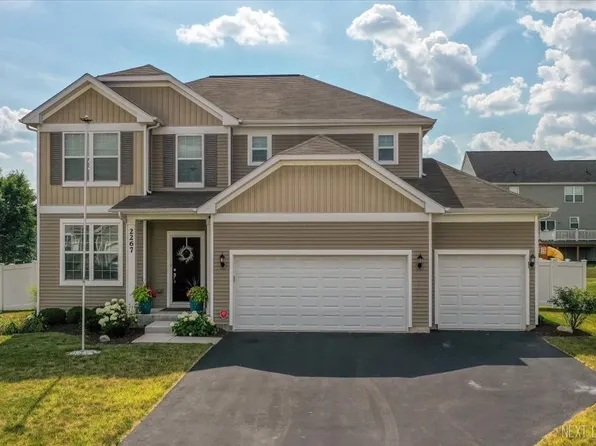 2267 Lundquist Dr, Aurora, IL 60503