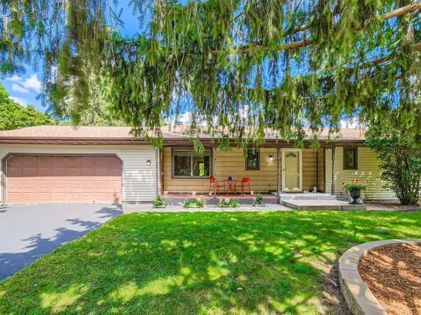 4250 Victoria St N, Shoreview, MN 55126