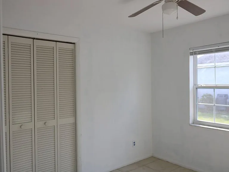 408 Riverwoods Cir — Photo 9