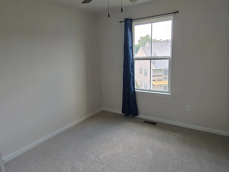 1048 Steamboat Dr — Photo 17