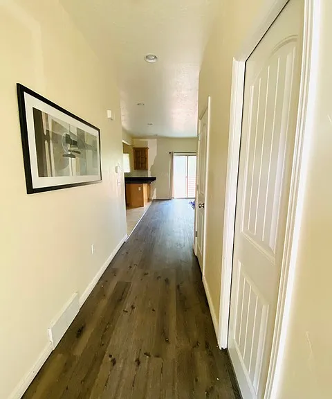 271 E Ailee Ln — Photo 3