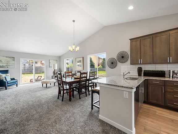 4th image of 6671 Vistancia Ave