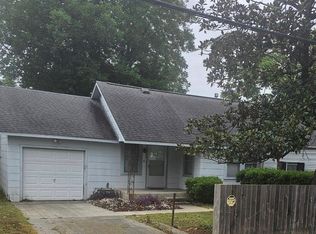 817 S Main St, Highlands, TX 77562