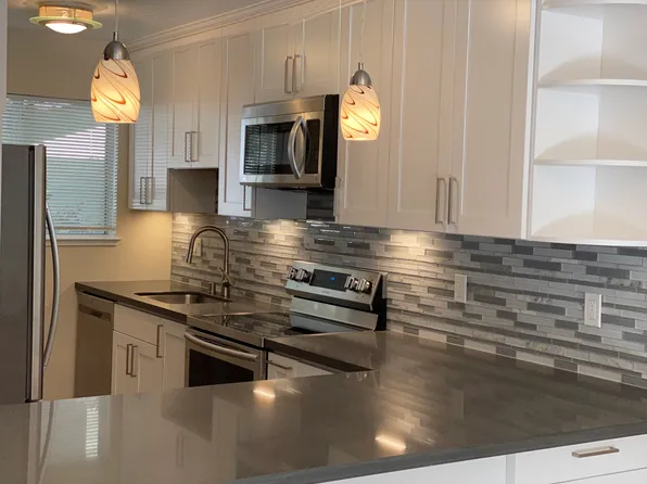 1103 Oddstad Blvd, Pacifica, CA 94044