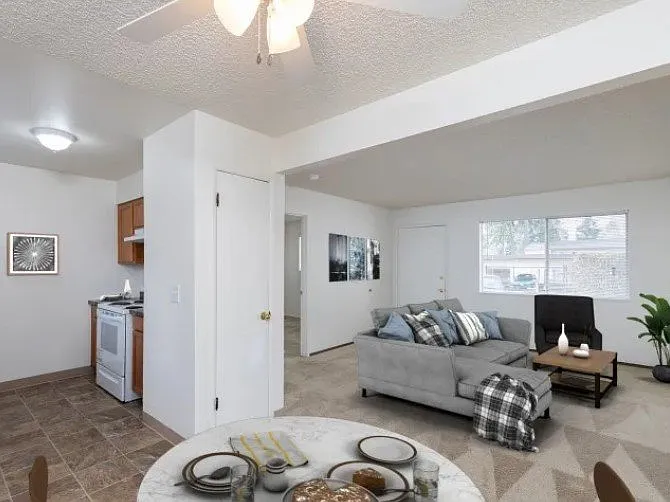 Franklin Manor Apartments
