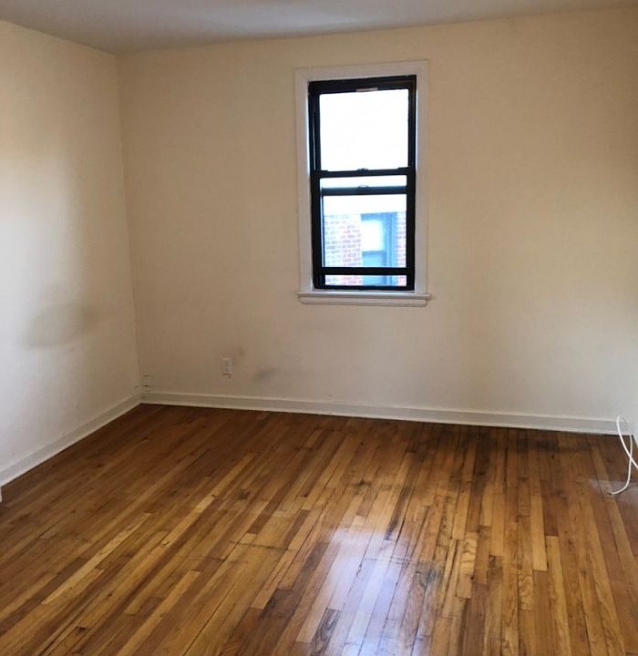 2nd image of 129 Cooper Dr APT 2A