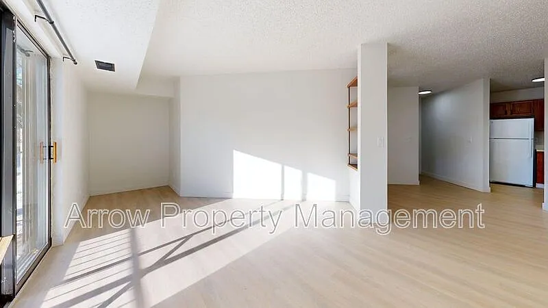 3 bed, 2.0 bath, 1302 sqft, $1,295 — Photo 4
