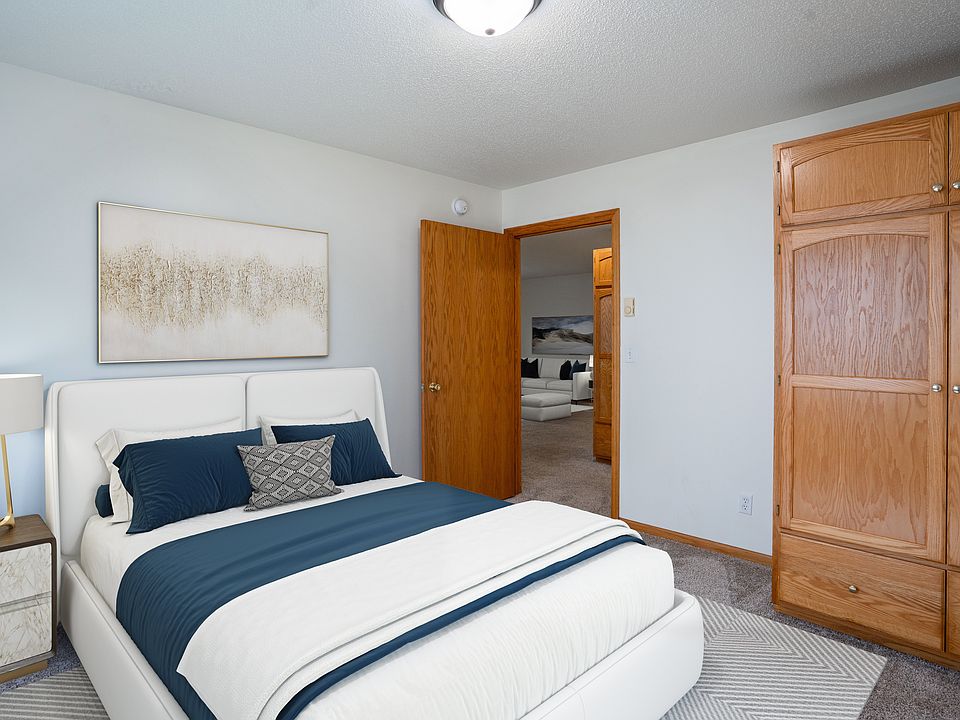 Fargo, ND Crown Court Apartments | 21A | Bedroom